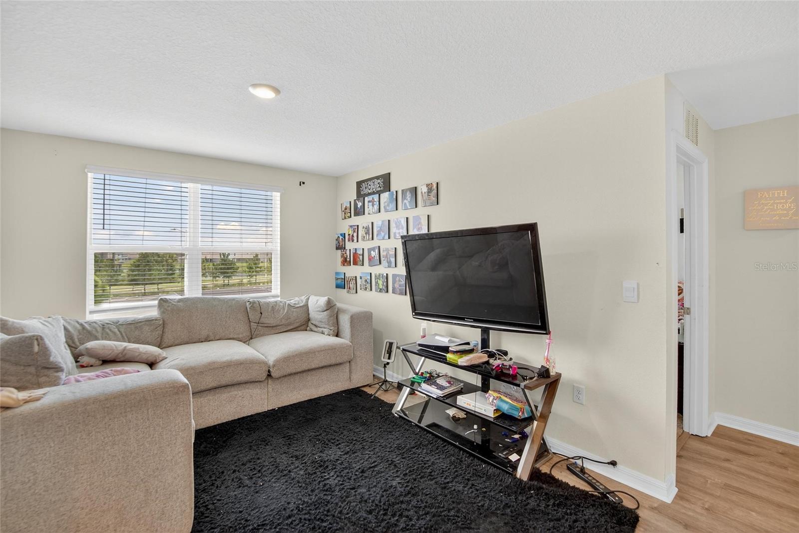 BERRY BAY - Residential Lease
