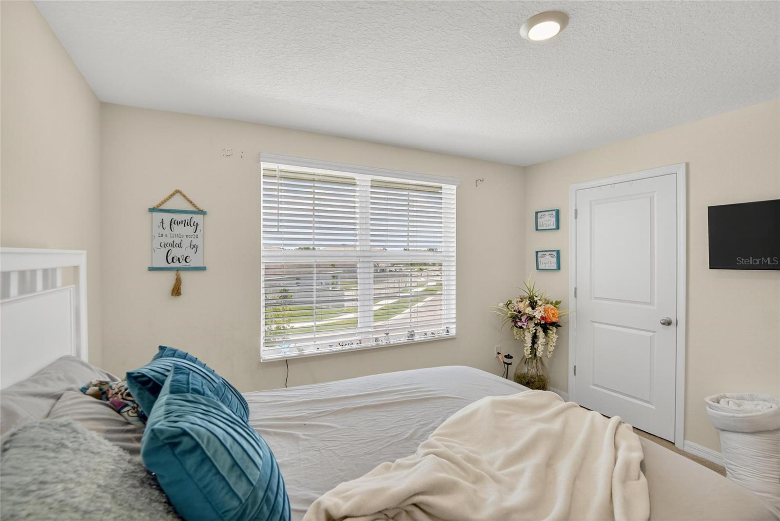 BERRY BAY - Residential Lease