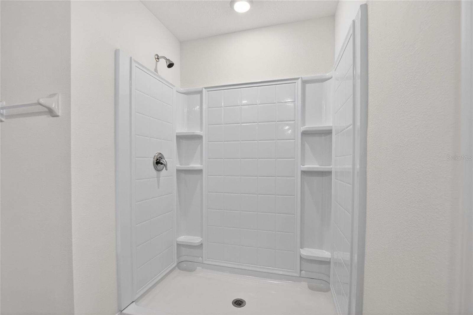 BERRY BAY - Residential Lease