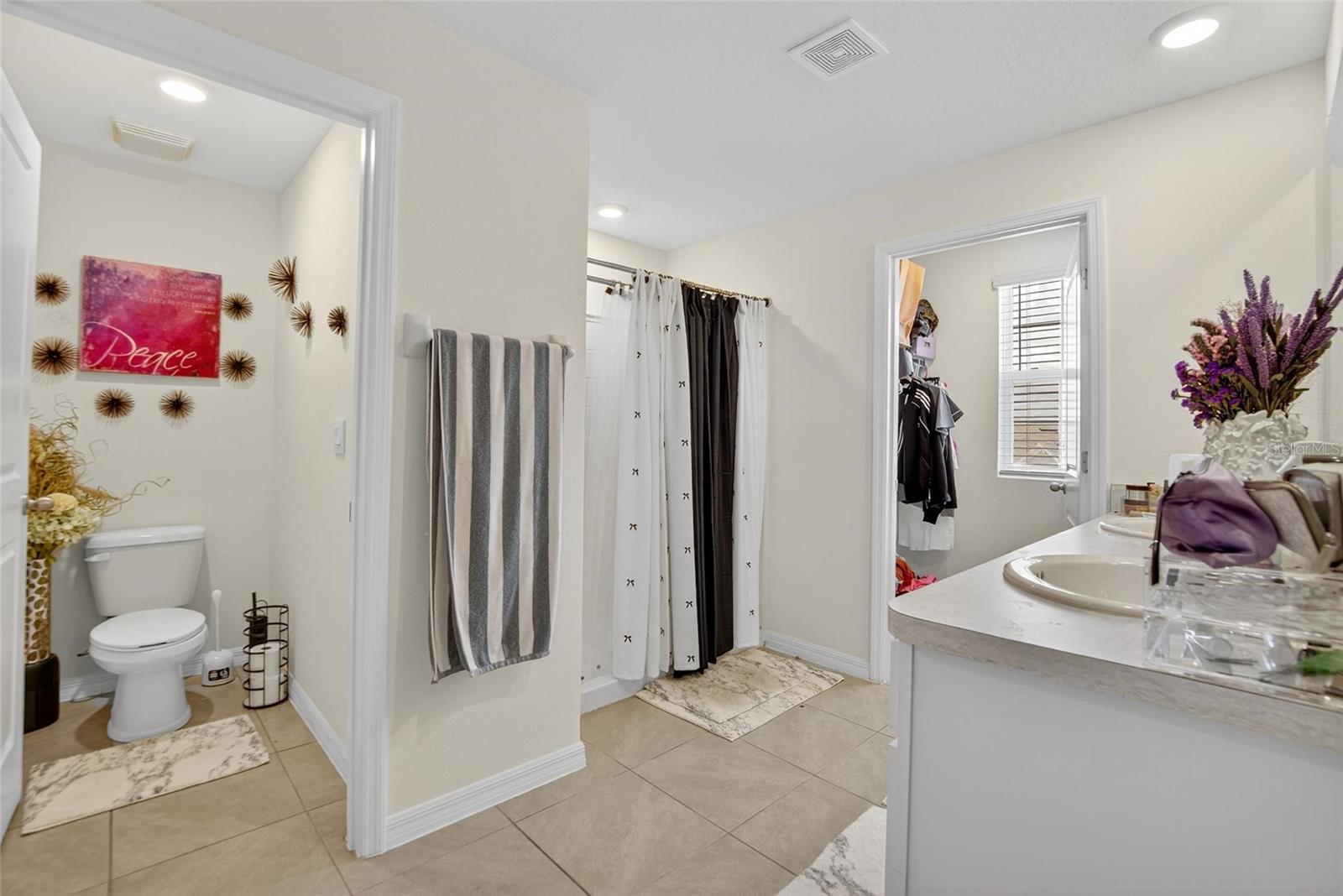 BERRY BAY - Residential Lease