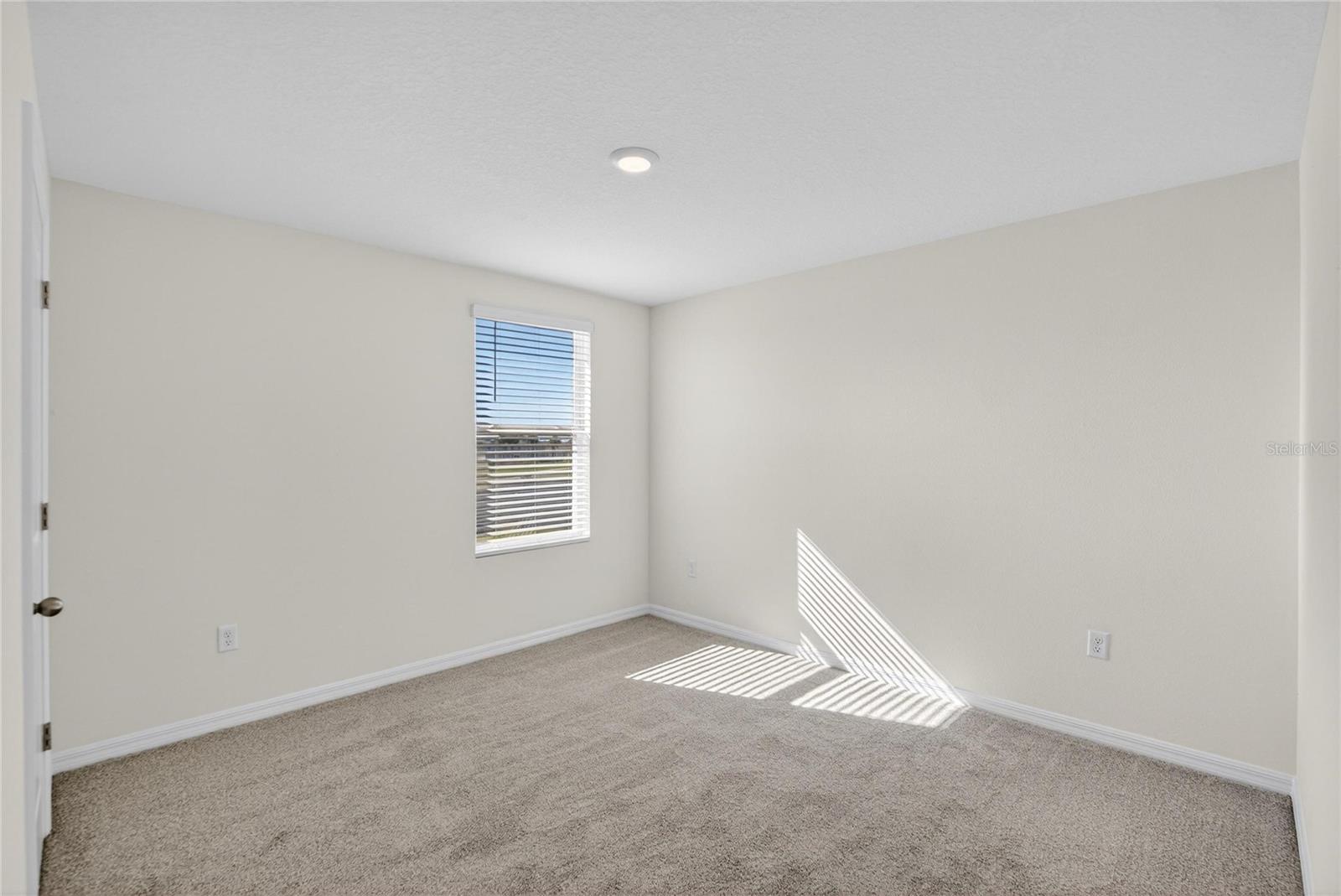 BERRY BAY - Residential Lease