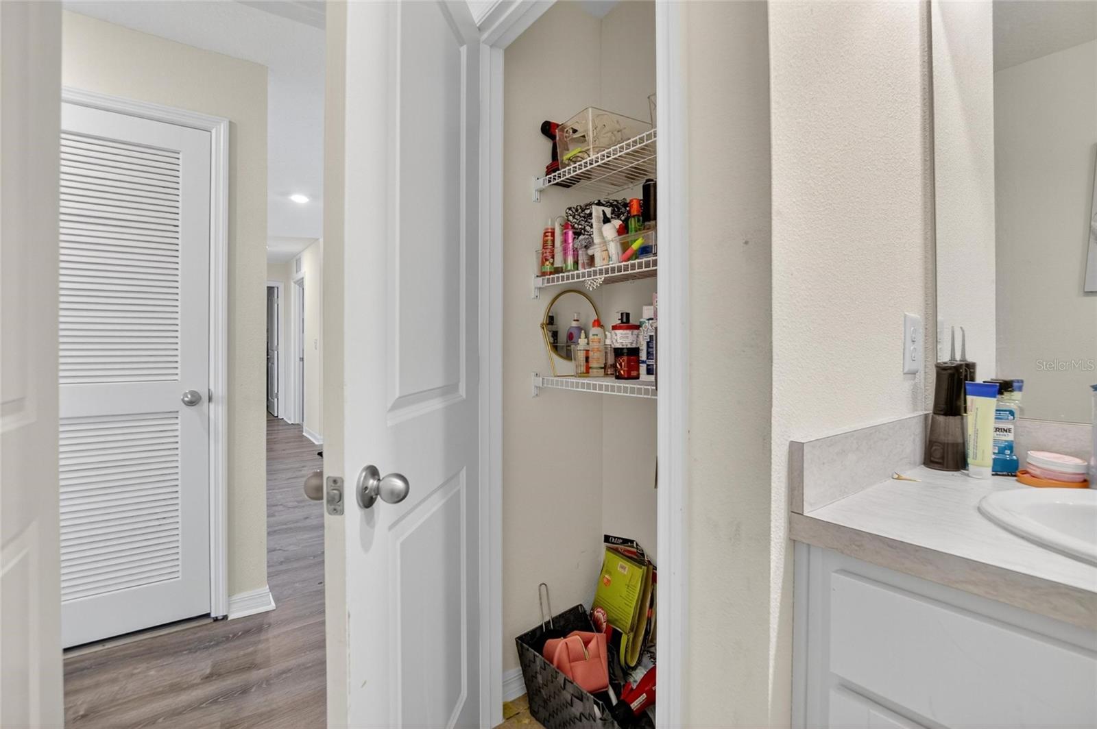 BERRY BAY - Residential Lease