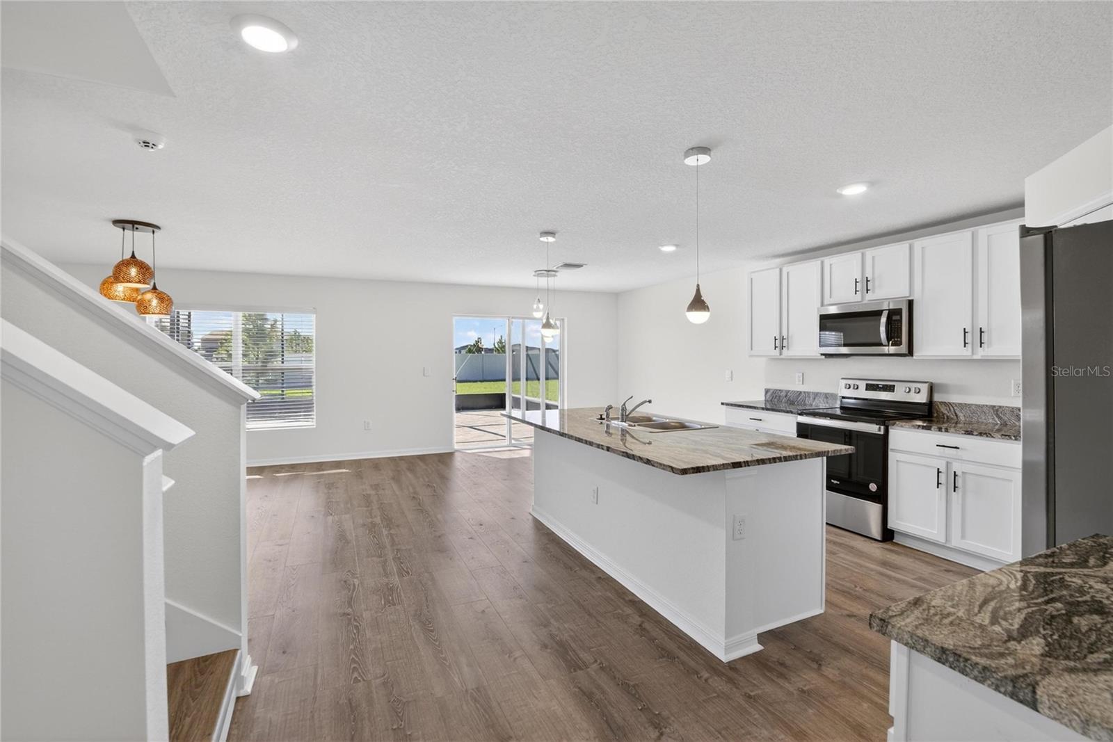 BERRY BAY - Residential Lease