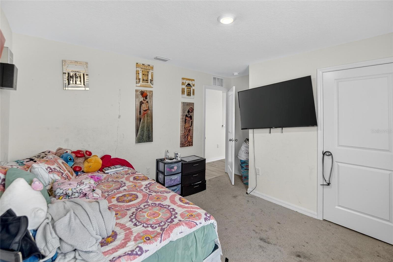BERRY BAY - Residential Lease