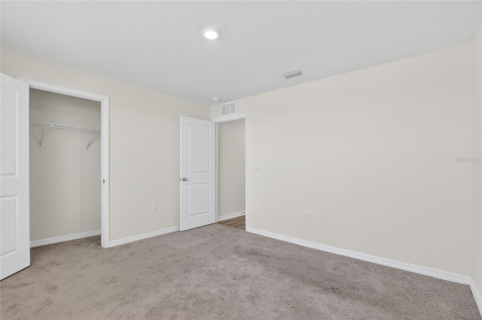 BERRY BAY - Residential Lease