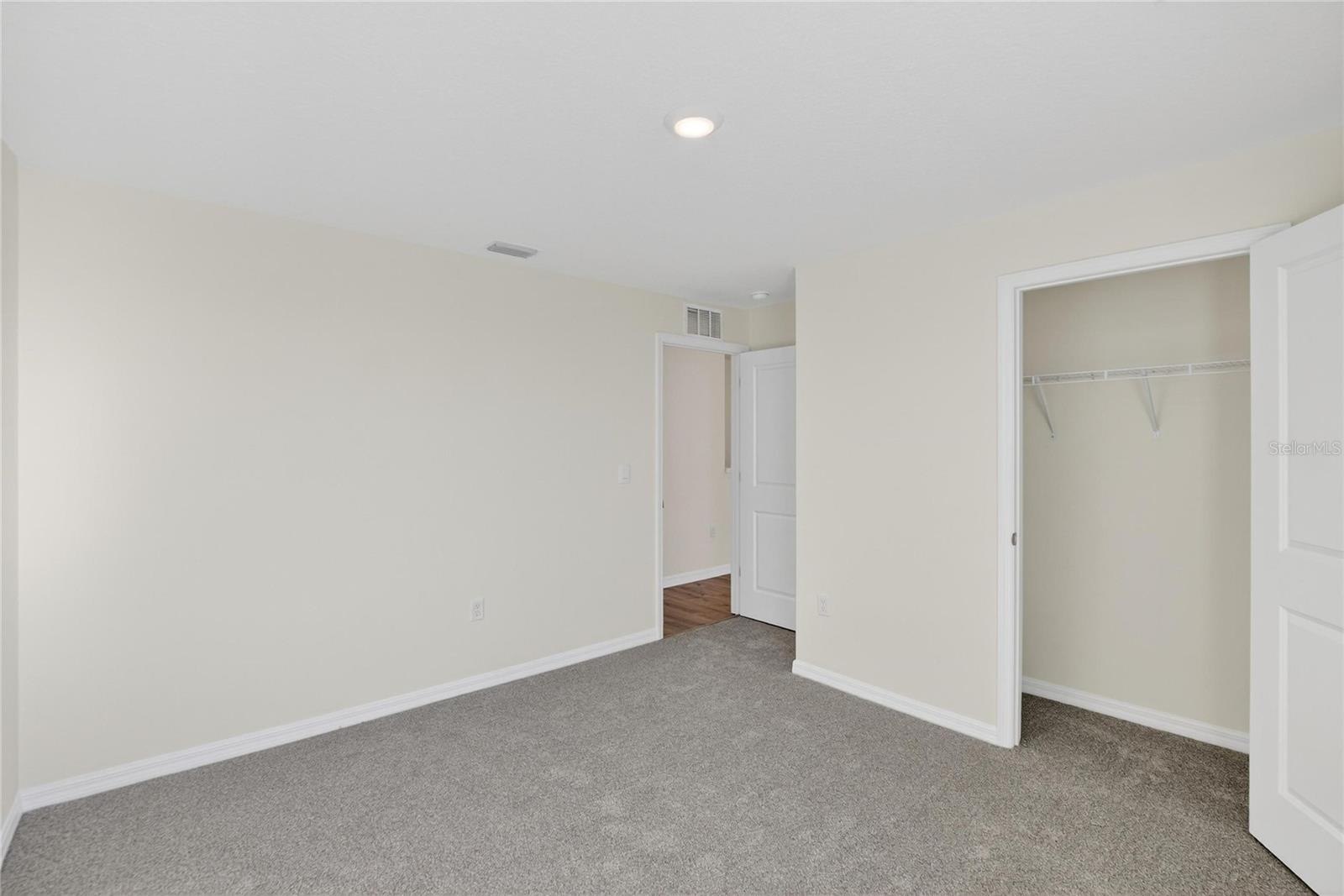 BERRY BAY - Residential Lease