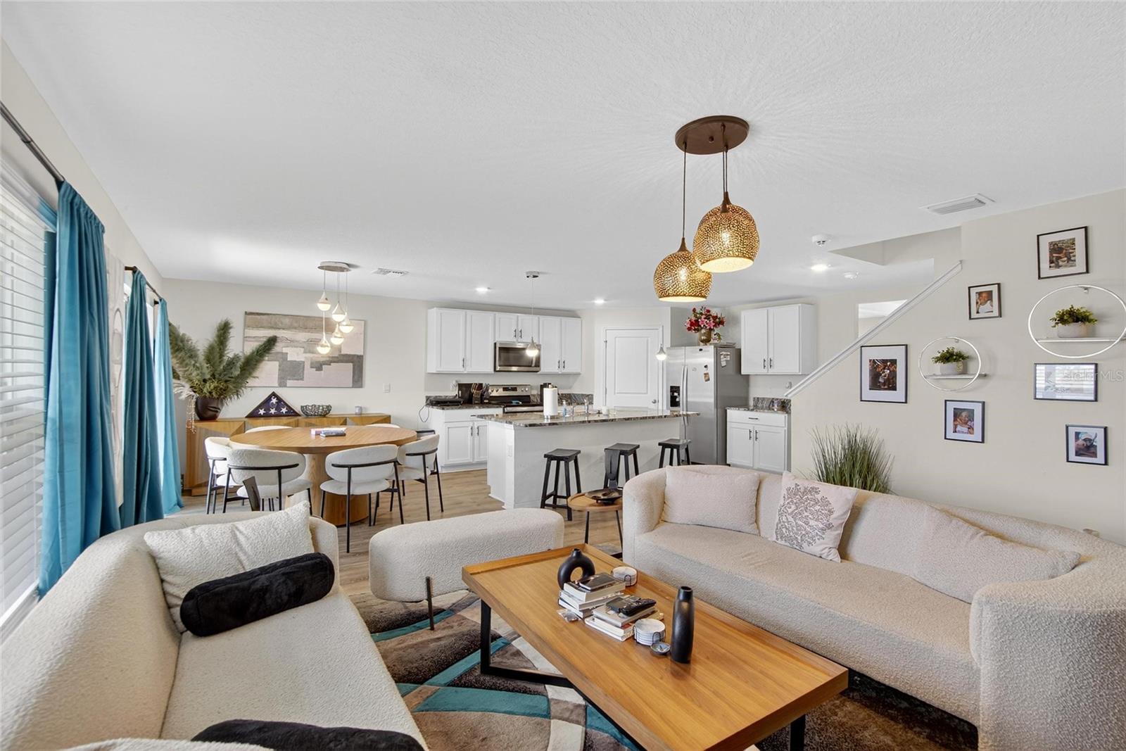 BERRY BAY - Residential Lease