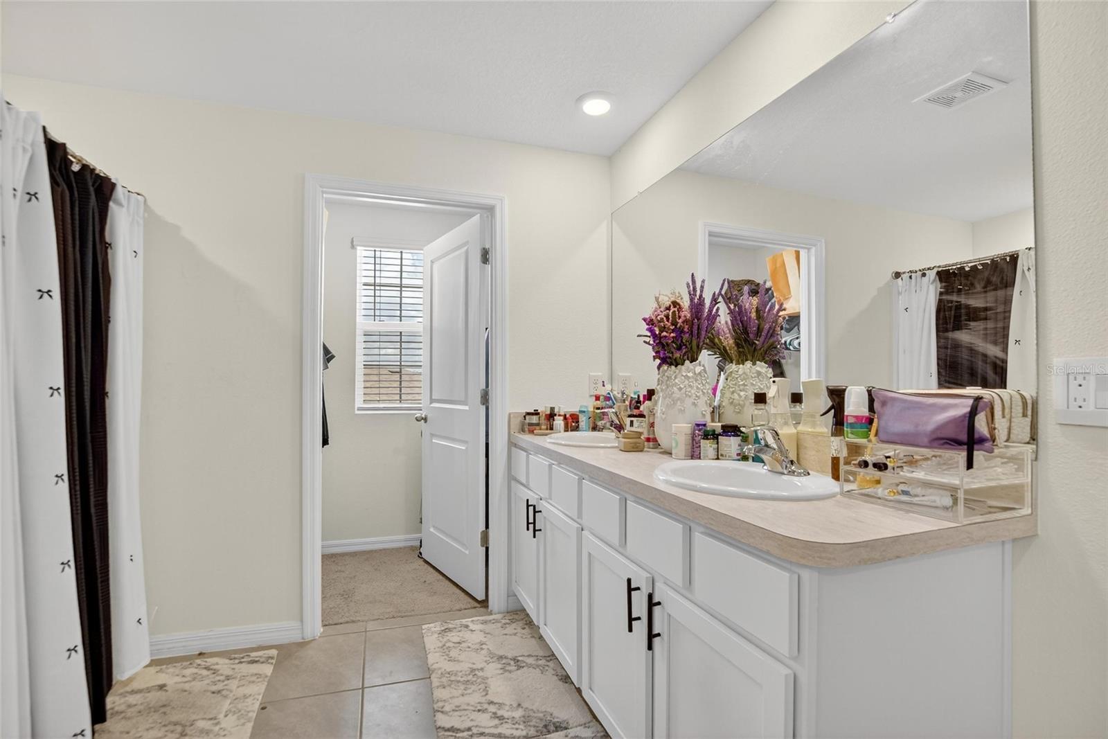 BERRY BAY - Residential Lease
