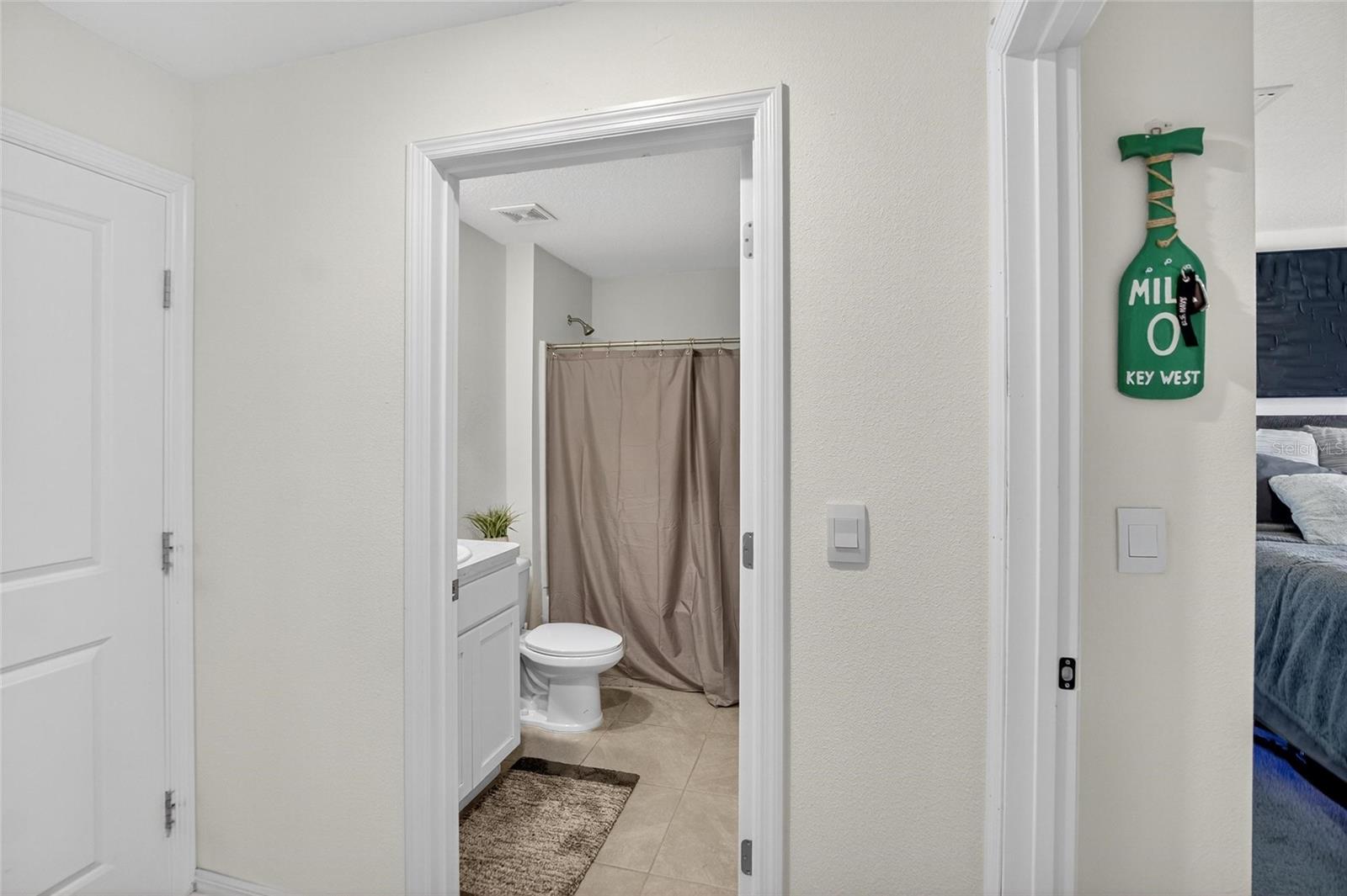 BERRY BAY - Residential Lease