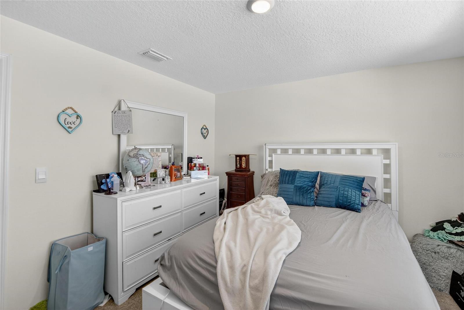 BERRY BAY - Residential Lease