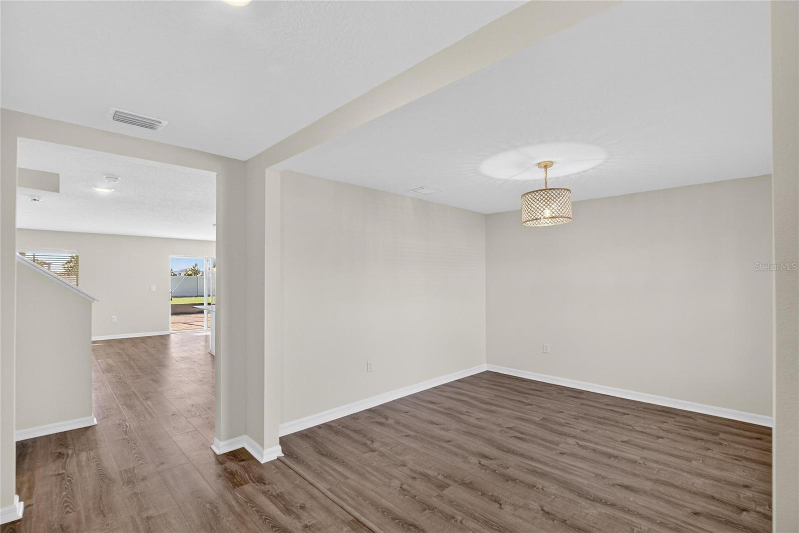 BERRY BAY - Residential Lease