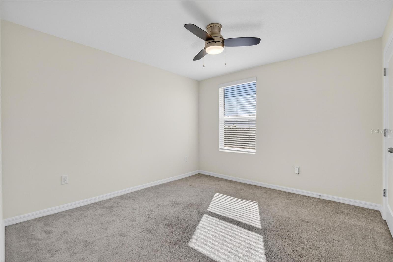 BERRY BAY - Residential Lease