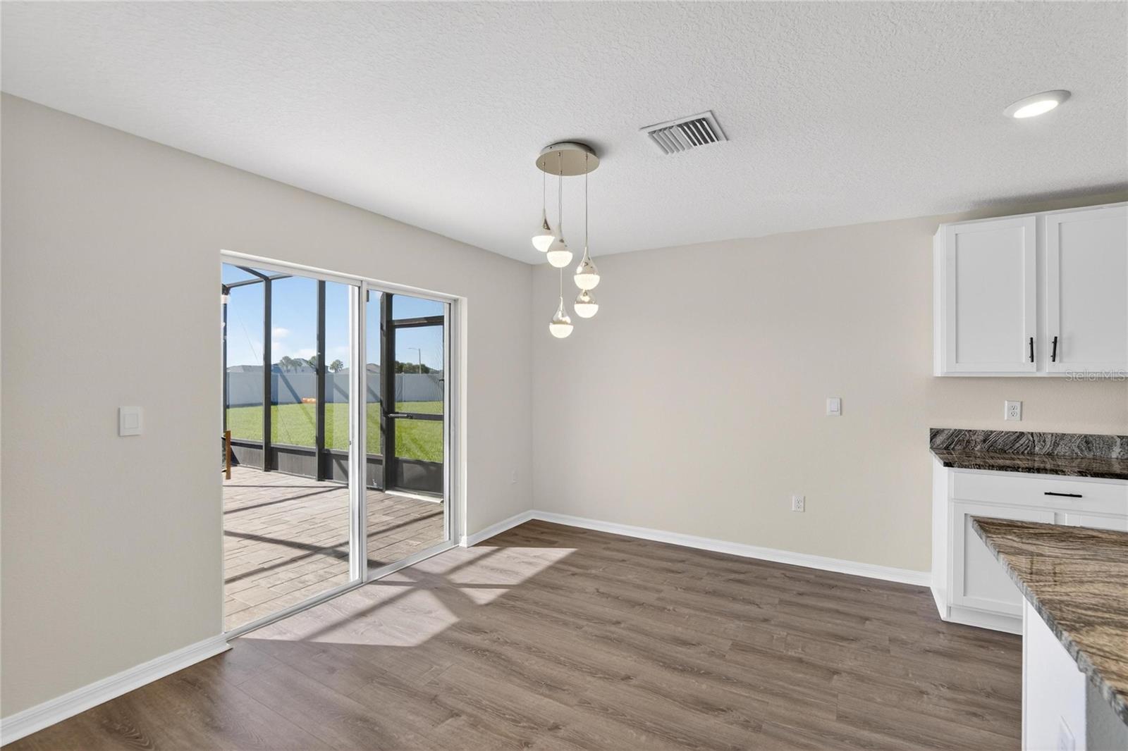 BERRY BAY - Residential Lease