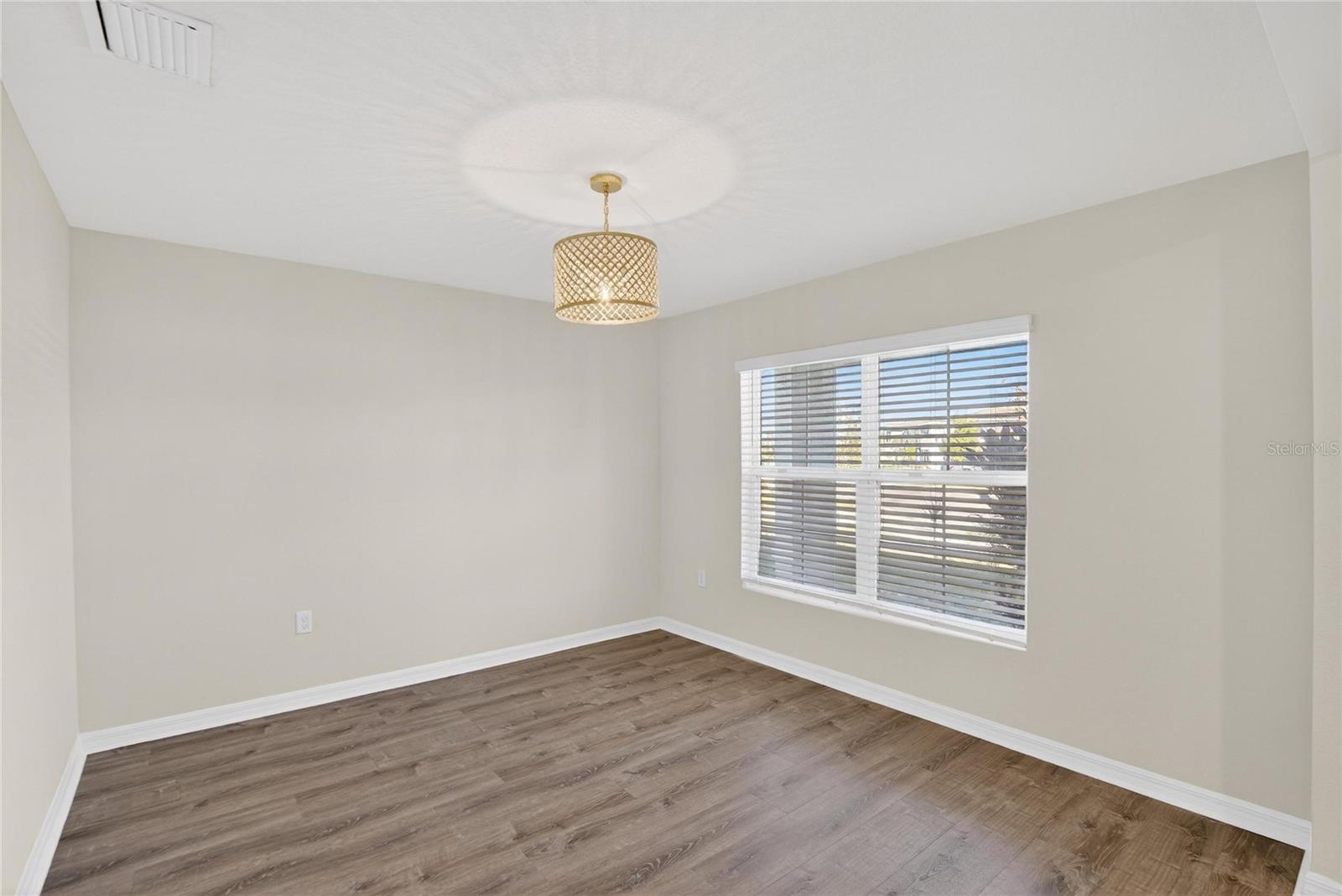 BERRY BAY - Residential Lease