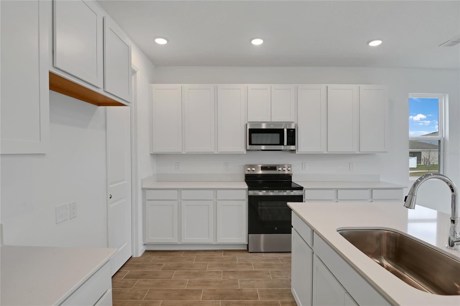 330 ALEXANDRITE STREET