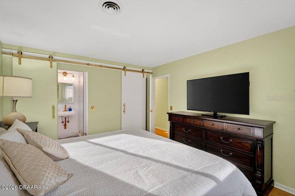 RIVEROAKS - Residential