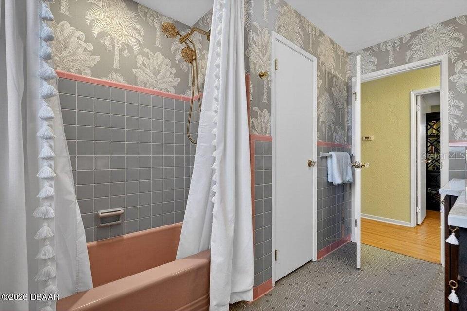 RIVEROAKS - Residential