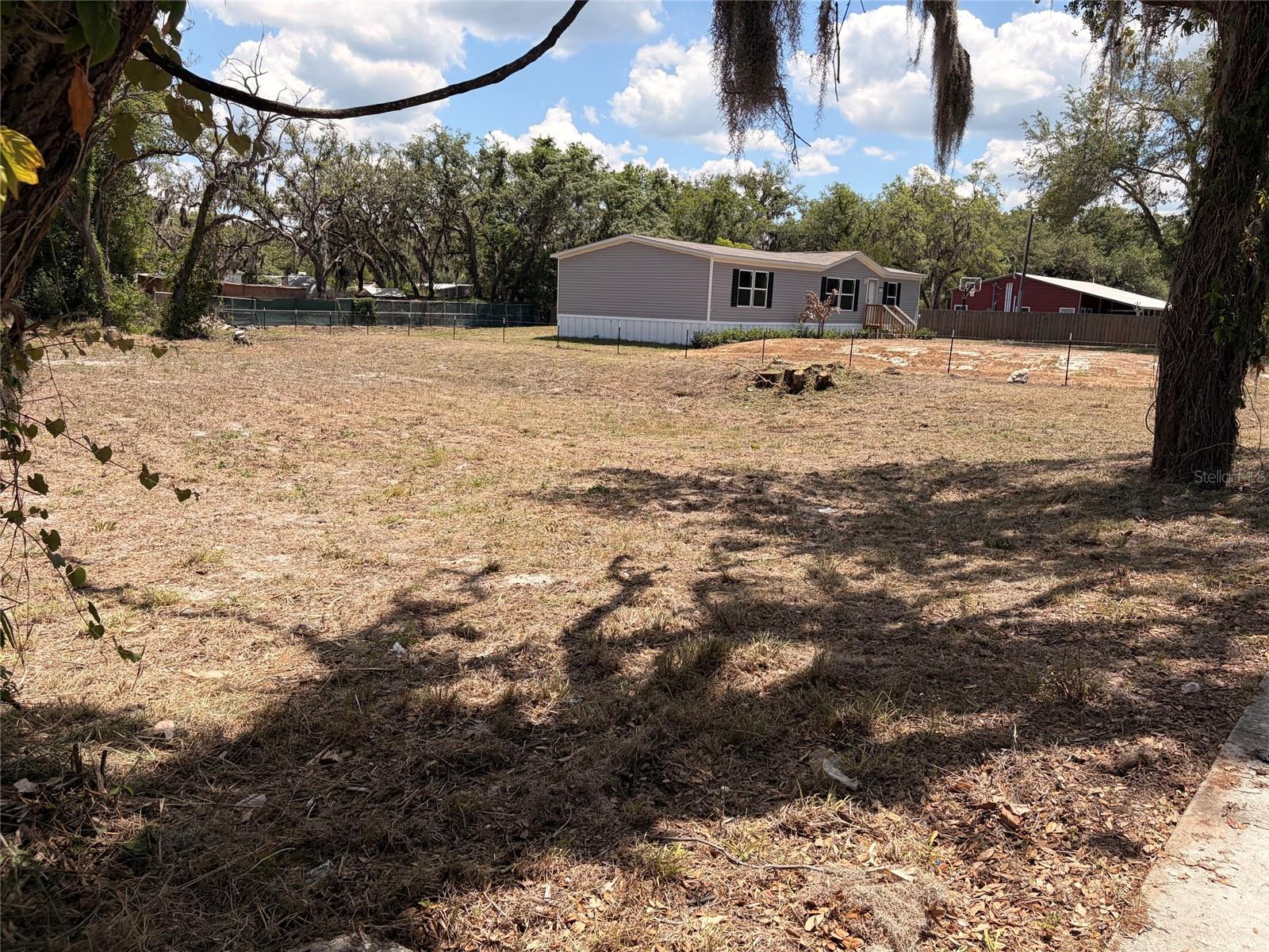 LAKEWOOD ACRES - Land