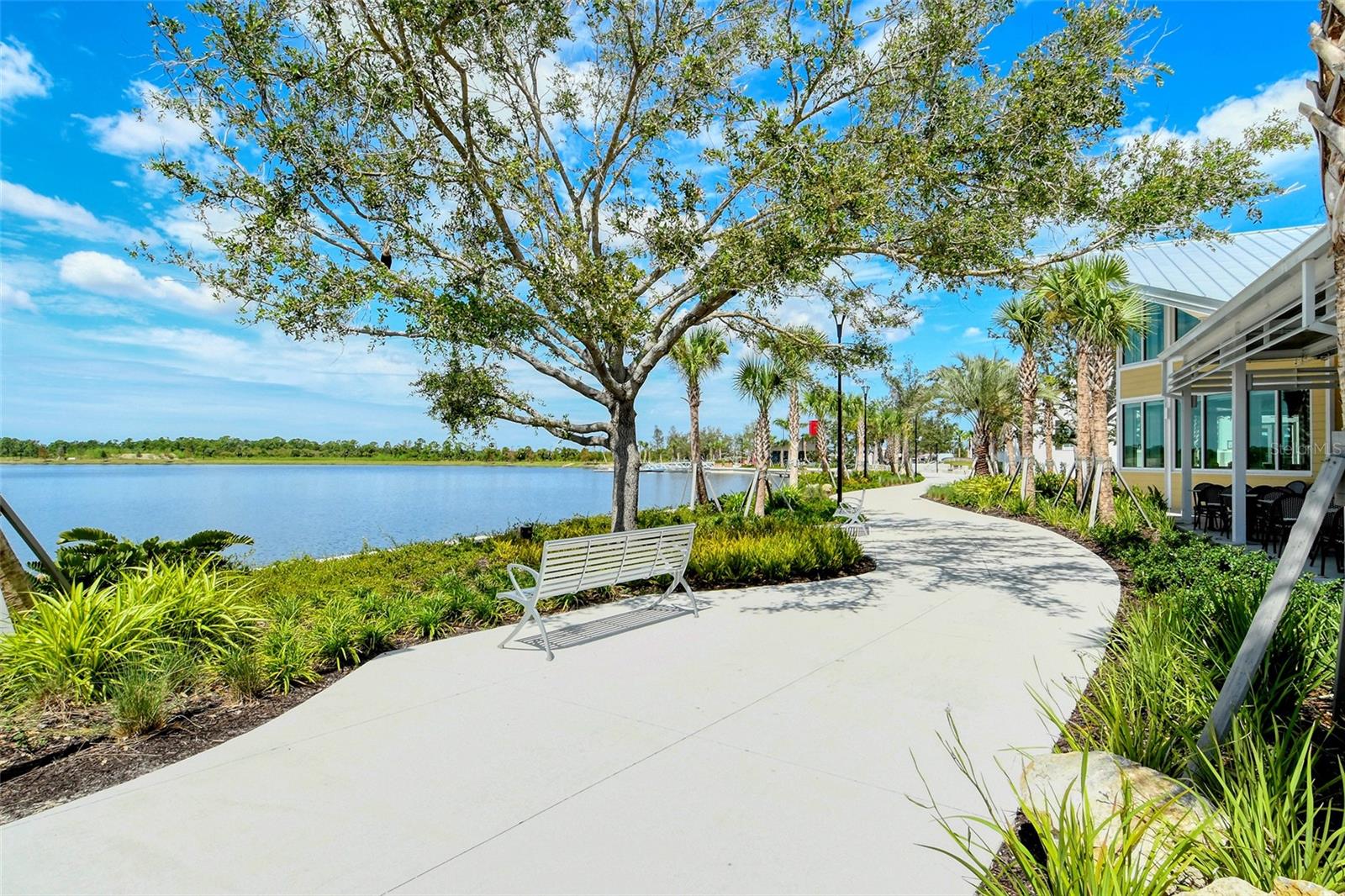 WELLEN PARK GOLF & COUNTRY CLUB - Residential Lease