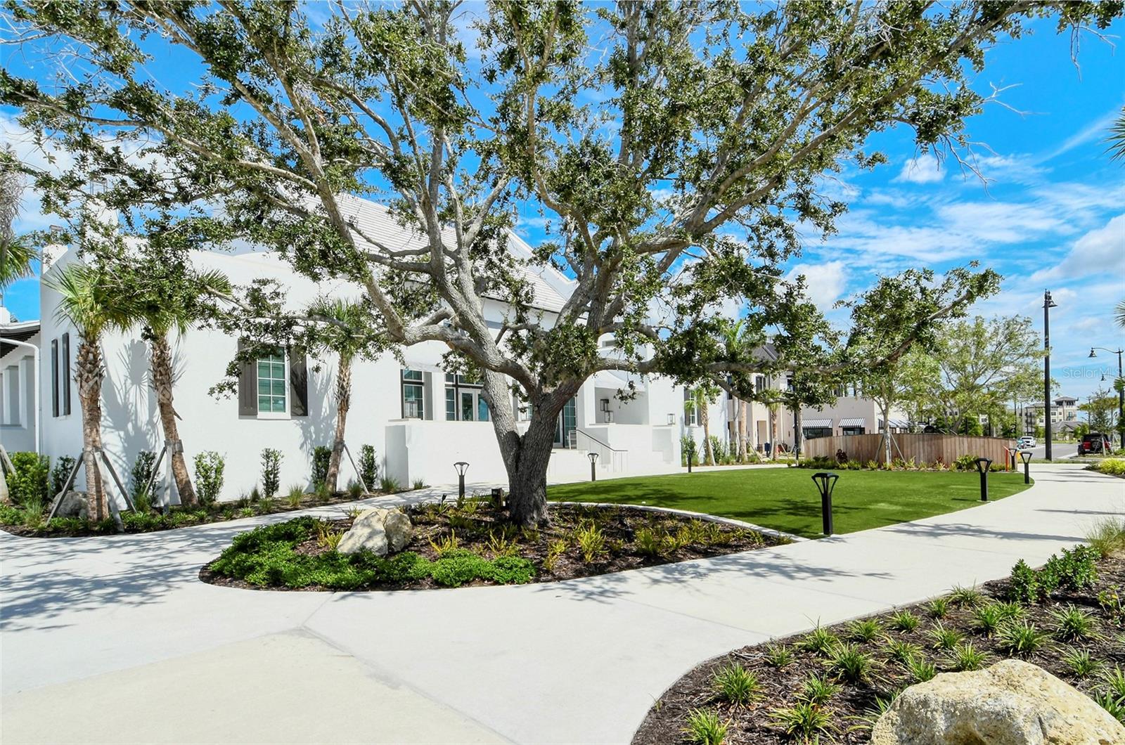 WELLEN PARK GOLF & COUNTRY CLUB - Residential Lease