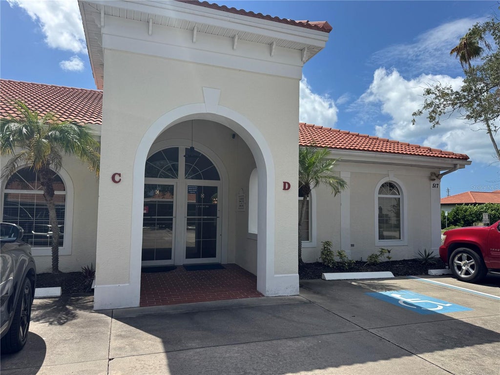 Photo of 517 Riviera St #C, Venice, FL 34287 (MLS # C7531338)