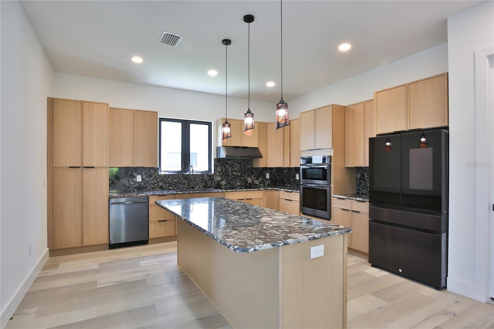 RIDGEWOOD - Residential