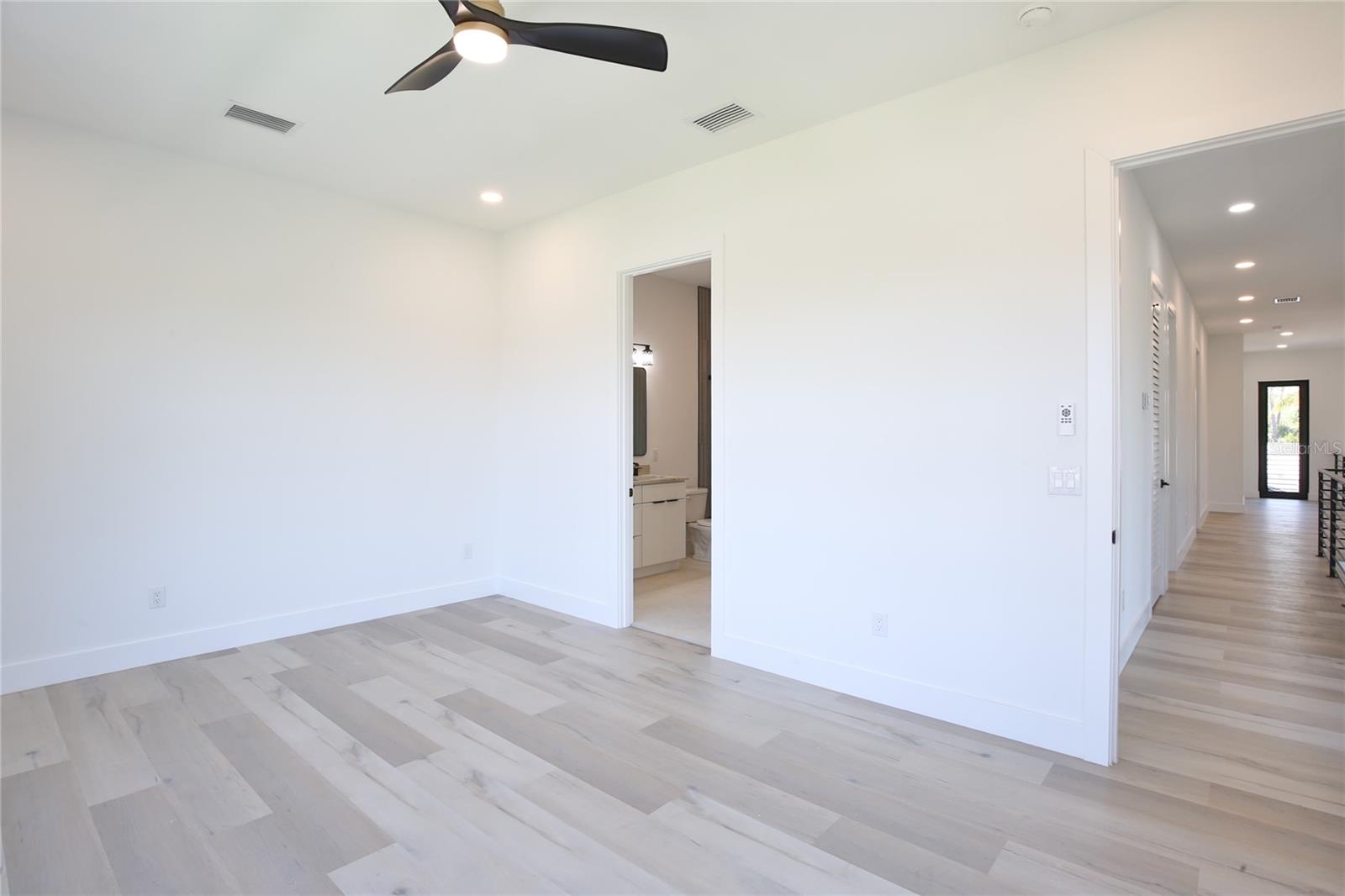 RIDGEWOOD - Residential