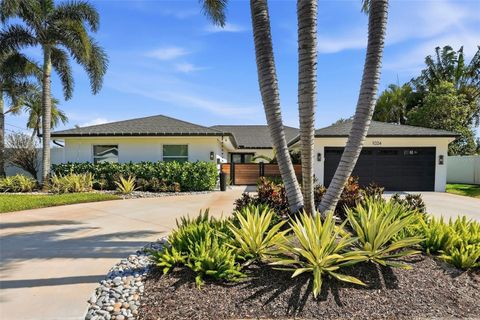 Photo of 1024 44th Avenue NE, St Petersburg, FL 33703 (MLS # TB8505296)