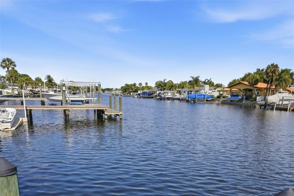 Photo of 1024 44th Avenue NE, St Petersburg, FL 33703 (MLS # TB8505296)