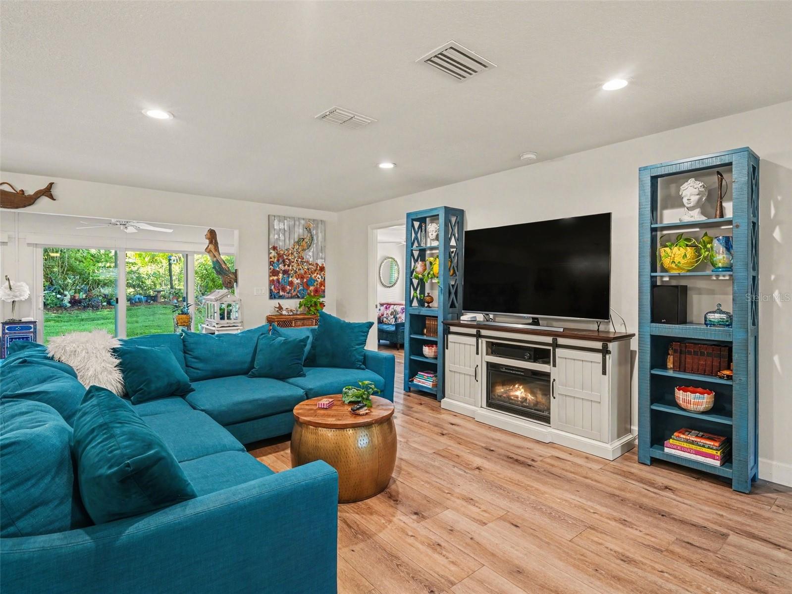 PALM-AIRE AT SARASOTA 7-B - Residential