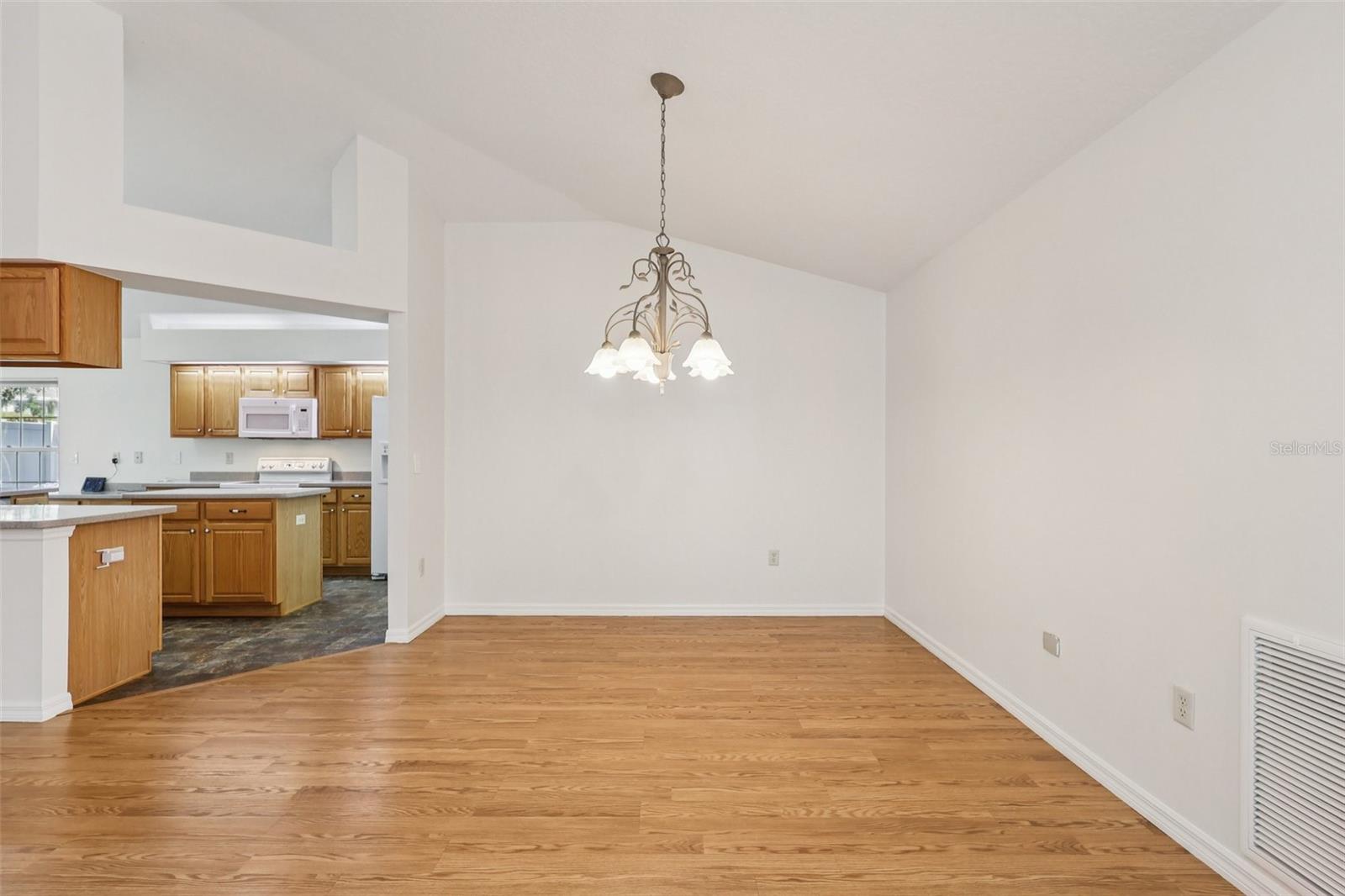 GROVES/BAYTREE PH 01 - Residential