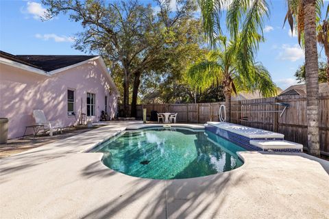 A home in VALRICO