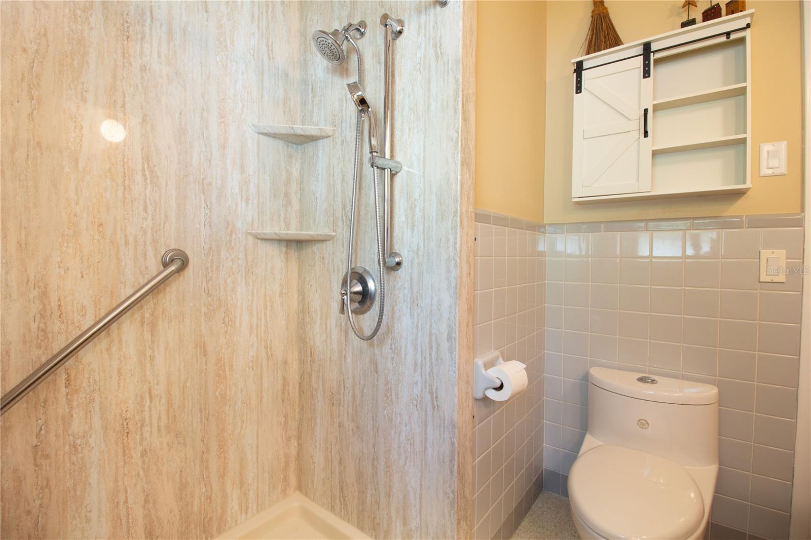 LAKESIDE TERRACE 1ST ADD - Residential