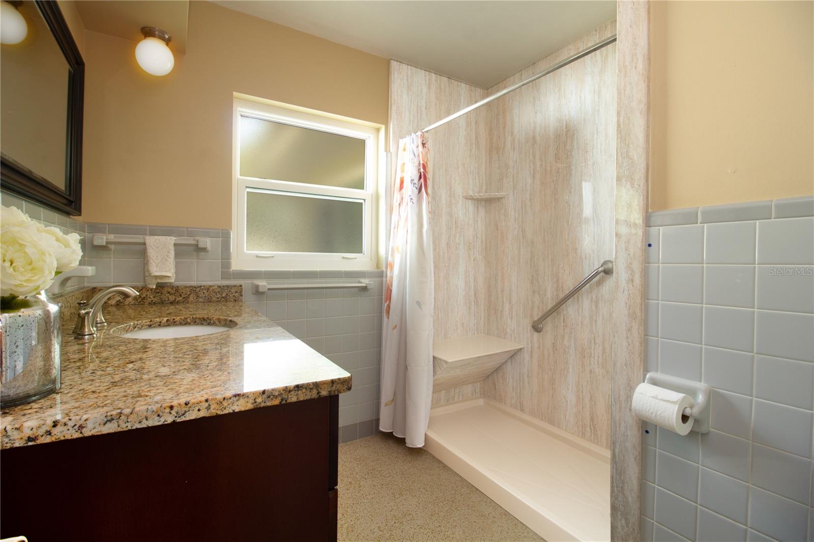 LAKESIDE TERRACE 1ST ADD - Residential