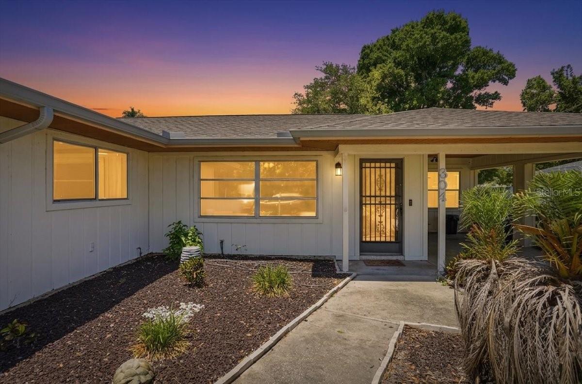 304 42ND STREET W