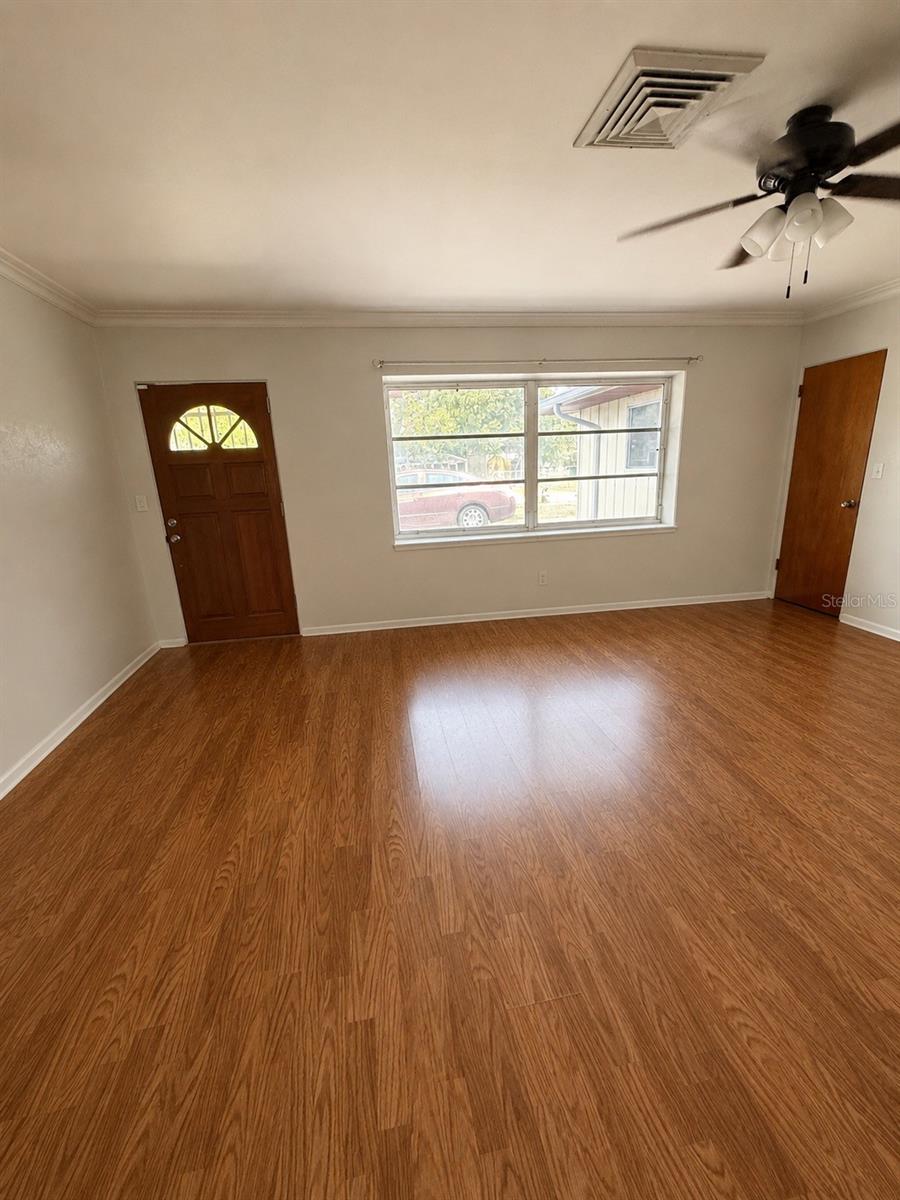 304 42ND STREET W