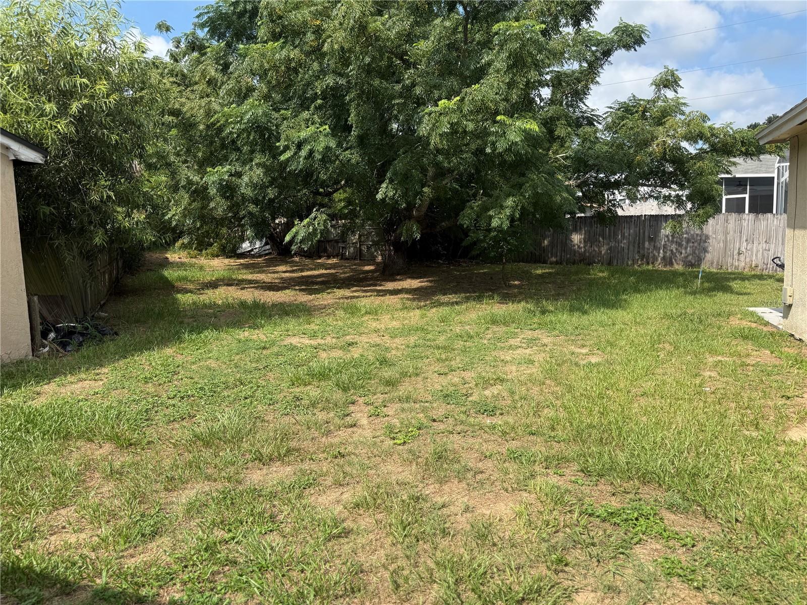 7425 VILLAS OAK COURT