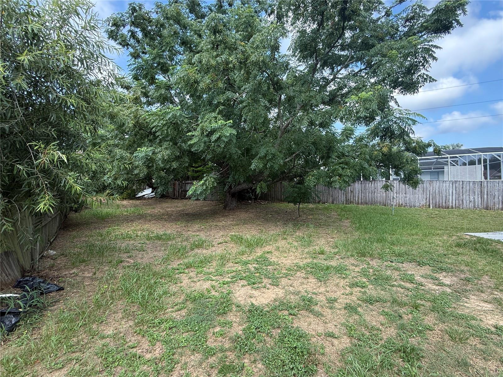 7425 VILLAS OAK COURT