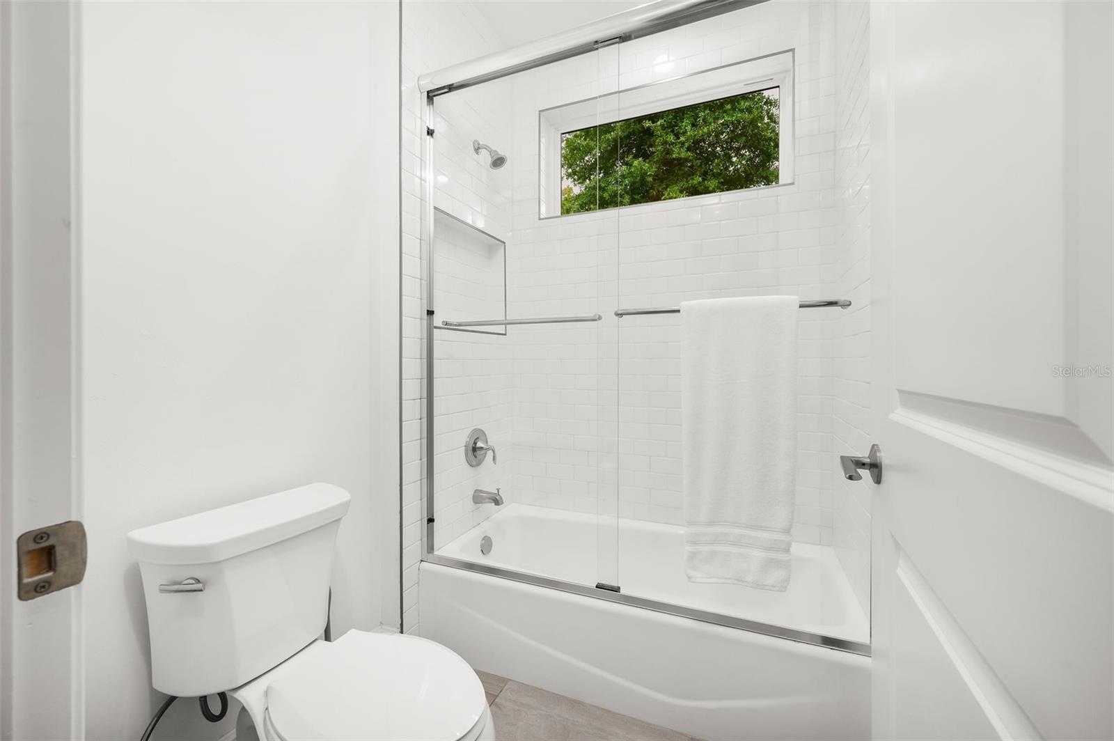 OAKMONT PH 2 PB 32 PG 30 - Residential