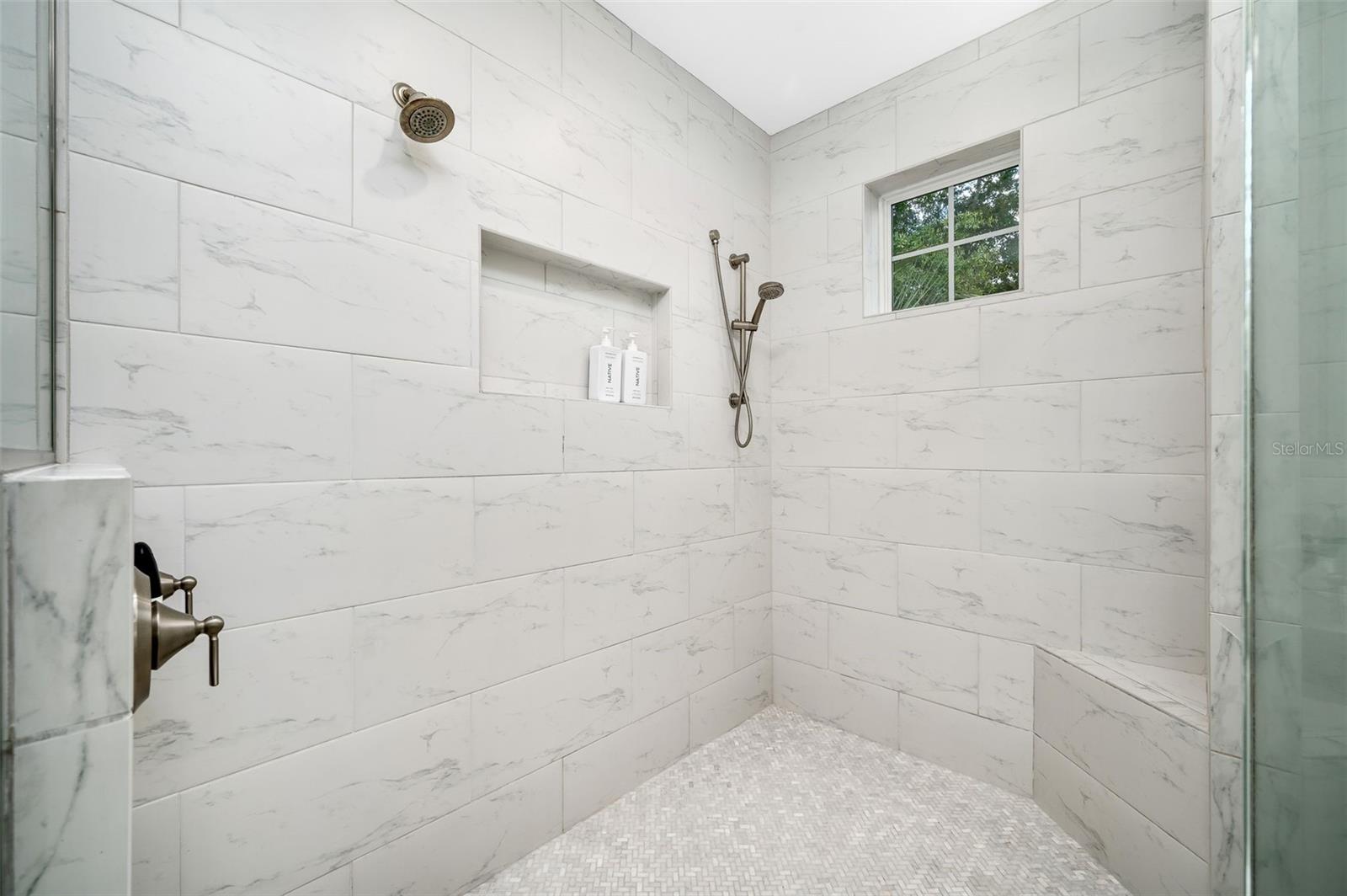 OAKMONT PH 2 PB 32 PG 30 - Residential