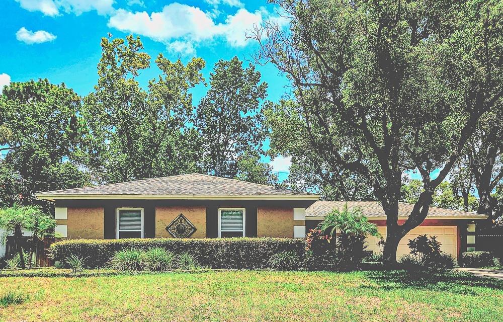 Location location....Wekiva home ready for move in! 3 bedroom, 2 bath, 2 separate living areas, large yard. A+ schools!!
Offering 104 Hatfield Court in desired Wekiva golf course community. Very well maintained and updated 3 bedroom 2 bath, 2 car garage, 2 separate living areas, open floorplan with updated kitchen and baths. All hard surface flooring, HUGE screened patio overlooking large fenced yard that backs o the Wekiva trail. Walk to parks, schools, and library, A rated schools. Ready for you to enjoy all summer long!
