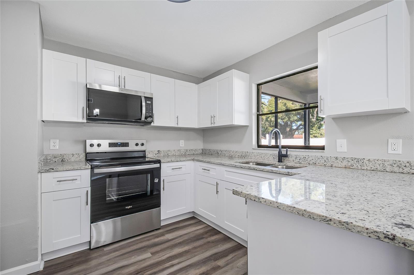 REGENCY PARK - Residential