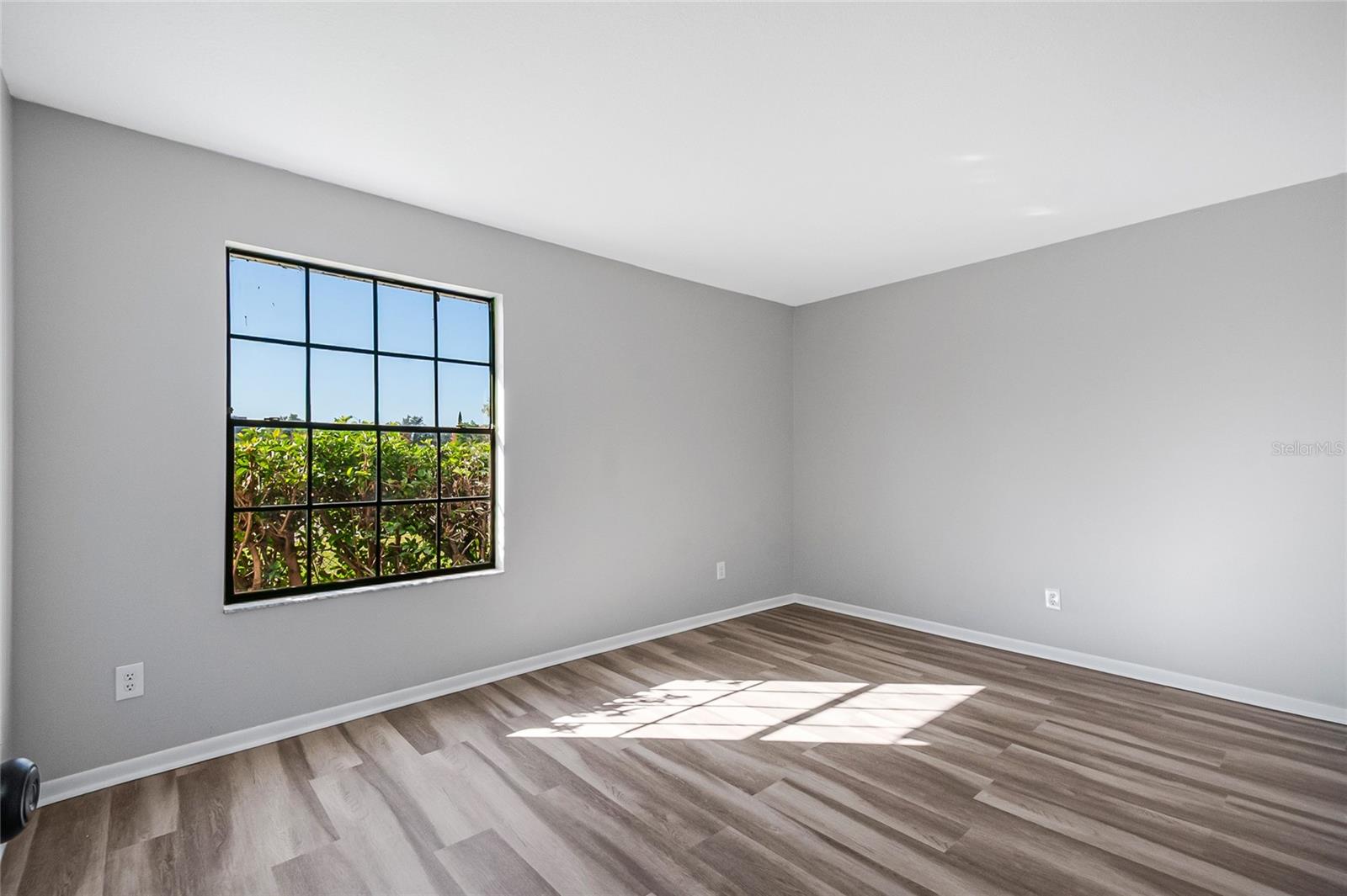 REGENCY PARK - Residential