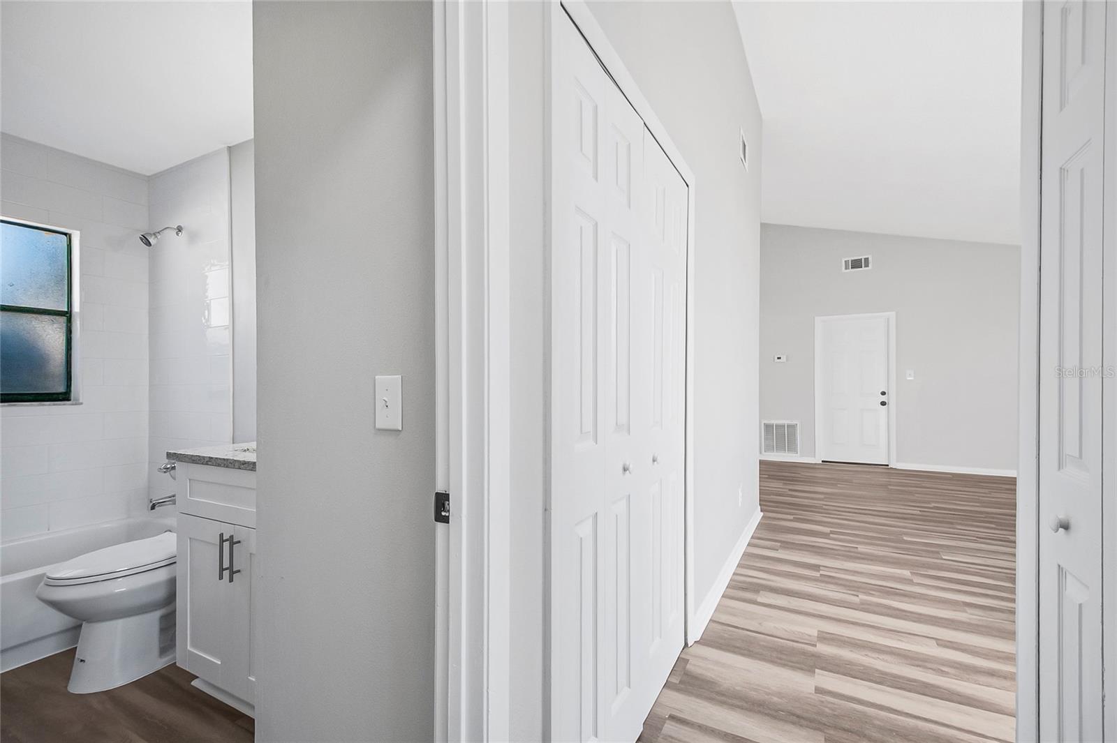 REGENCY PARK - Residential