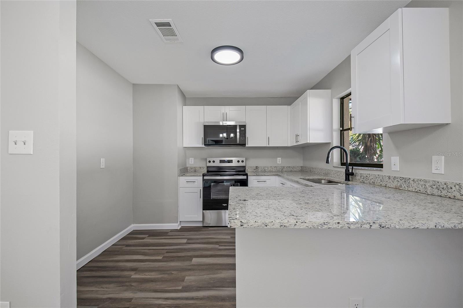 REGENCY PARK - Residential