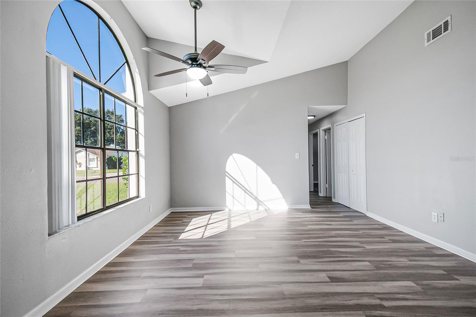 REGENCY PARK - Residential