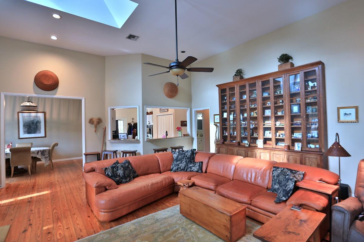 ACREAGE NON-SUBDIVISION - Residential