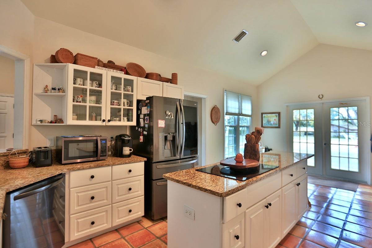 ACREAGE NON-SUBDIVISION - Residential