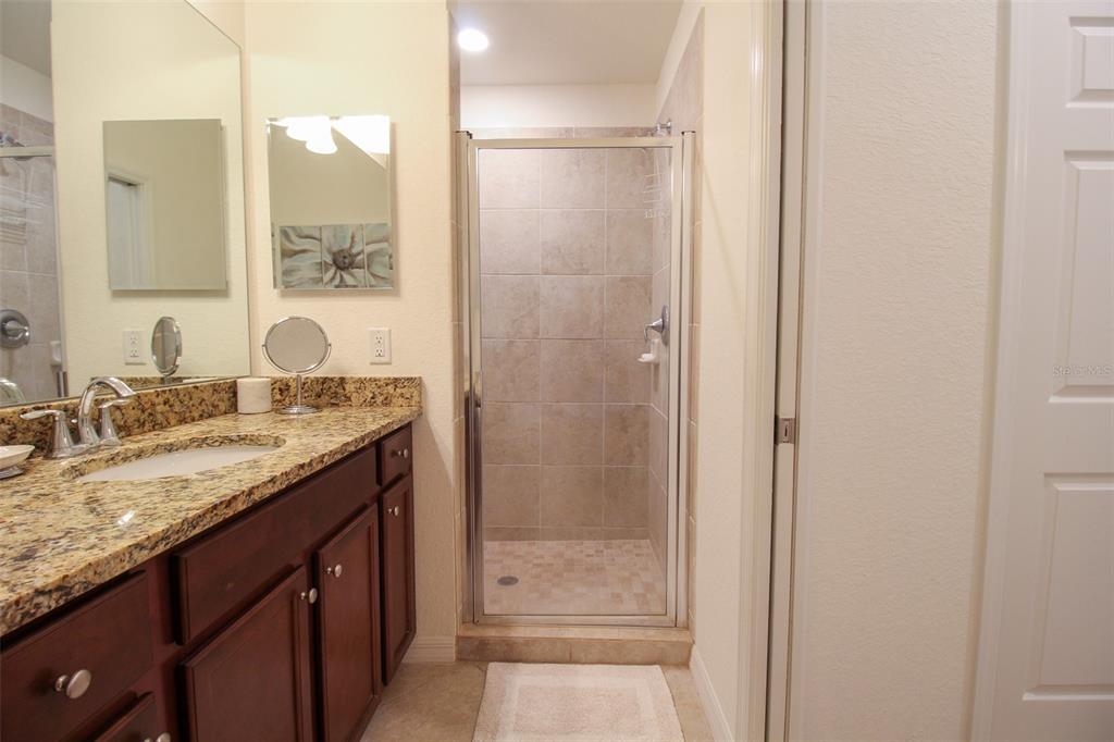 TERRACE I AT LAKEWOOD NATIONAL PH 1 - Residential Lease