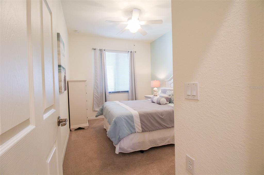 TERRACE I AT LAKEWOOD NATIONAL PH 1 - Residential Lease
